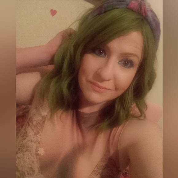 Meet your Posher, Crystal - Picture 7 of 8